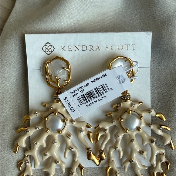 Kendra Scott Shea Vintage Gold Statement Earrings in Ivory Mix NWT - Picture 5 of 8